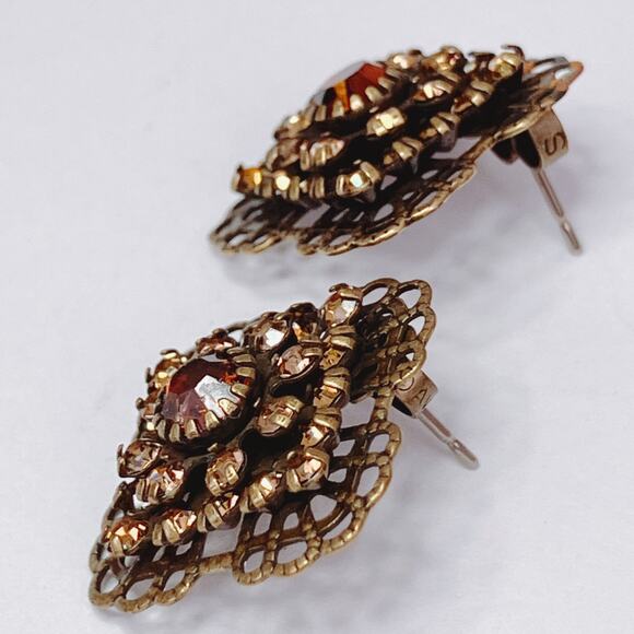 Vintage Signed Avon 1970s Square Gold Tone Filigree Amber Rhinestone Earrings - Picture 5 of 10